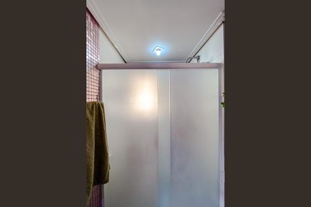 Apartamento à venda com 70m², 3 quartos e 2 vagas Apartamento à venda com 70m², 3 quartos e 2 vagasBanheiro da Suíte