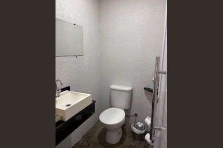 Casa à venda com 4 quartos, 180m² em Jardim Lucia, São Paulo