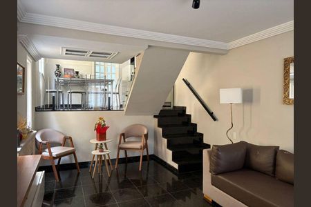 Casa à venda com 4 quartos, 180m² em Jardim Lucia, São Paulo