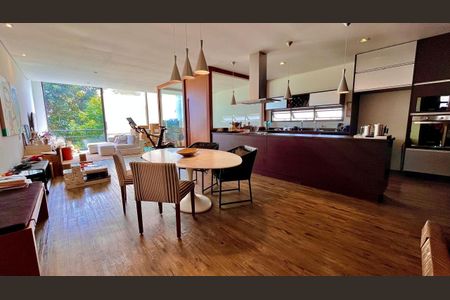 Casa para alugar com 3 quartos, 300m² em Morada dos Pássaros, Barueri