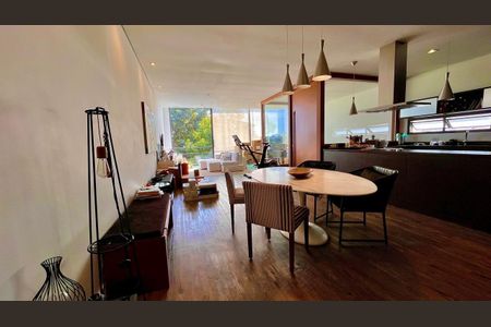 Casa para alugar com 3 quartos, 300m² em Morada dos Pássaros, Barueri