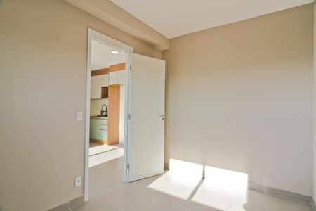 Quarto 1 de apartamento para alugar com 2 quartos, 41m² em Vila Albertina, São Paulo