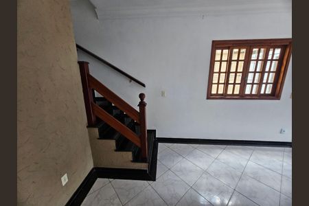 Casa à venda com 125m², 3 quartos e 2 vagasSala