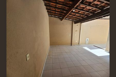 Casa à venda com 125m², 3 quartos e 2 vagasÁrea externa