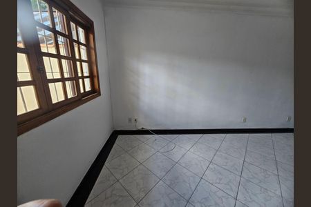 Casa à venda com 125m², 3 quartos e 2 vagasSala