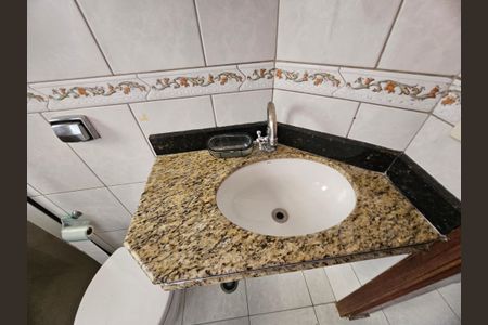 Casa à venda com 125m², 3 quartos e 2 vagasBanheiro