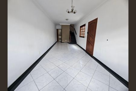 Casa à venda com 125m², 3 quartos e 2 vagasSala