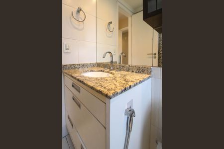 Apartamento à venda com 86m², 3 quartos e 2 vagas Apartamento à venda com 86m², 3 quartos e 2 vagasBanheiro Suíte