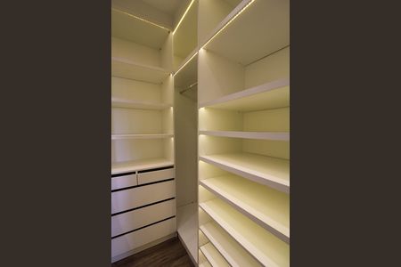 Apartamento à venda com 86m², 3 quartos e 2 vagas Apartamento à venda com 86m², 3 quartos e 2 vagasCloset