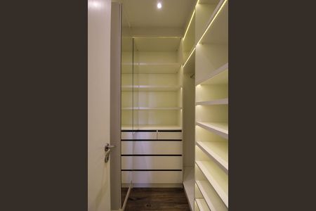 Apartamento à venda com 86m², 3 quartos e 2 vagas Apartamento à venda com 86m², 3 quartos e 2 vagasCloset