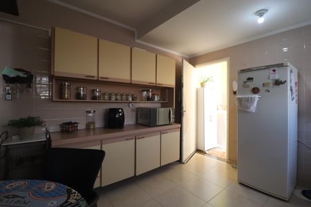 Casa à venda com 107m², 3 quartos e 2 vagasCozinha