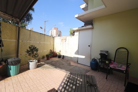 Casa à venda com 107m², 3 quartos e 2 vagasQuintal