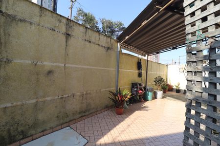 Casa à venda com 107m², 3 quartos e 2 vagasQuintal