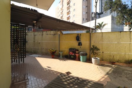 Casa à venda com 107m², 3 quartos e 2 vagasQuintal