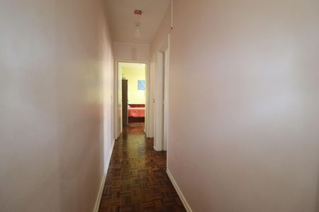 Casa à venda com 107m², 3 quartos e 2 vagasCorredor dos Quartos