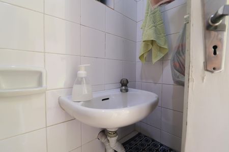 Casa à venda com 107m², 3 quartos e 2 vagasBanheiro 2