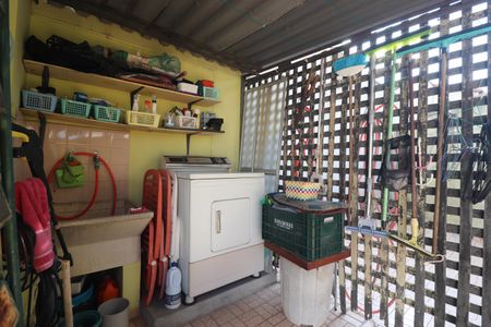 Casa à venda com 107m², 3 quartos e 2 vagasÁrea de Serviço