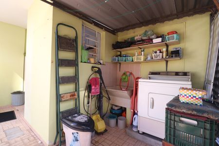 Casa à venda com 107m², 3 quartos e 2 vagasÁrea de Serviço