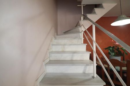 Escada de casa à venda com 3 quartos, 107m² em Campestre, Santo André