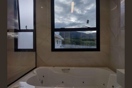 Casa à venda com 4 quartos, 265m² em Jardim Samambaia, Jundiaí