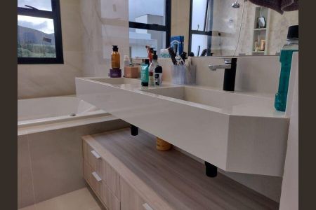 Casa à venda com 4 quartos, 265m² em Jardim Samambaia, Jundiaí