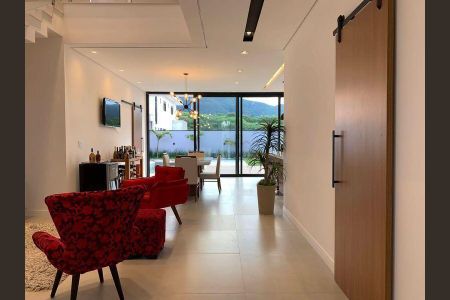 Casa à venda com 4 quartos, 265m² em Jardim Samambaia, Jundiaí