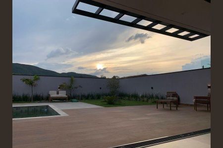 Casa à venda com 4 quartos, 265m² em Jardim Samambaia, Jundiaí