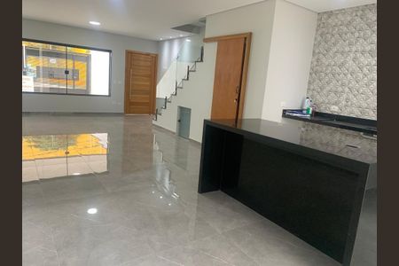 Casa à venda com 3 quartos, 165m² em Vila Carrão, São Paulo