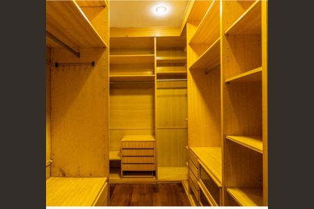 Casa à venda com 750m², 4 quartos e 6 vagas