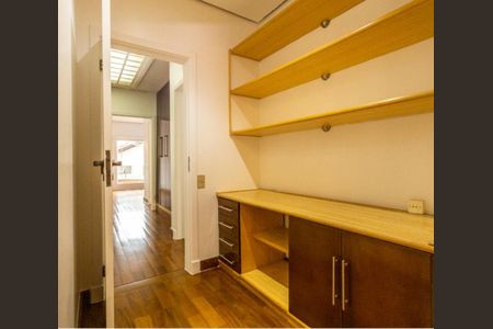 Casa à venda com 750m², 4 quartos e 6 vagas