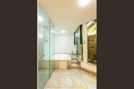 Casa à venda com 750m², 4 quartos e 6 vagas