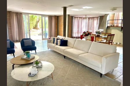 Casa à venda com 4 quartos, 750m² em Tamboré, Santana de Parnaíba