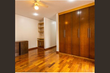 Casa à venda com 750m², 4 quartos e 6 vagas