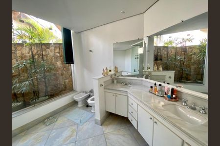 Casa à venda com 750m², 4 quartos e 6 vagas