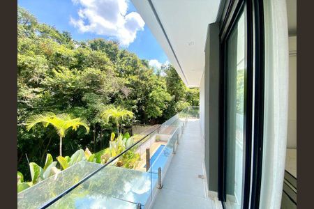 Casa à venda com 283m², 3 quartos e 4 vagas