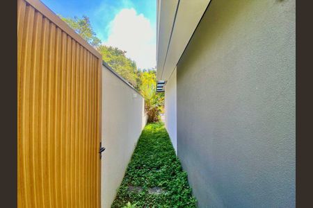 Casa à venda com 283m², 3 quartos e 4 vagas