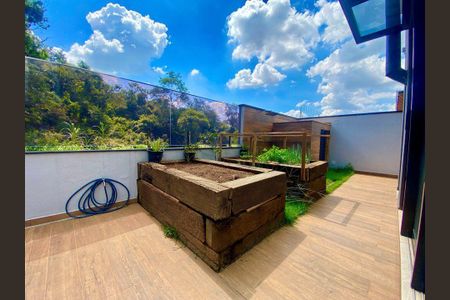 Casa à venda com 283m², 3 quartos e 4 vagas