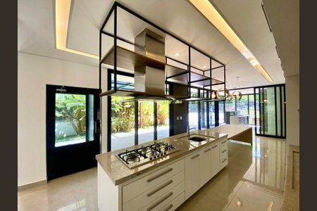 Casa à venda com 283m², 3 quartos e 4 vagas