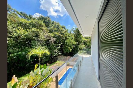 Casa à venda com 283m², 3 quartos e 4 vagas