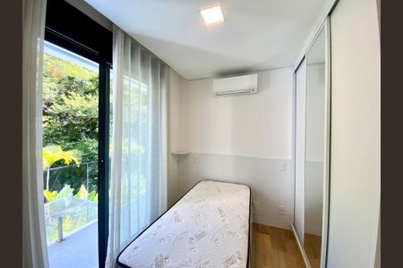 Casa à venda com 283m², 3 quartos e 4 vagas