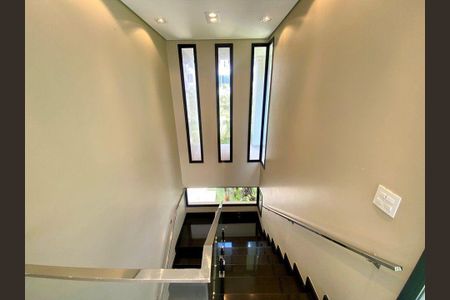 Casa à venda com 283m², 3 quartos e 4 vagas