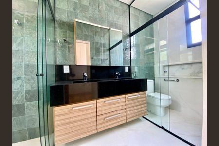 Casa à venda com 283m², 3 quartos e 4 vagas