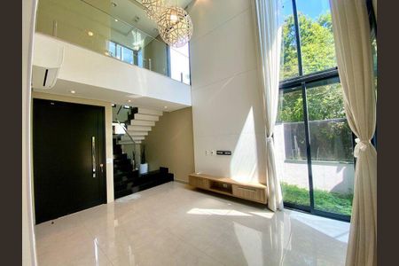 Casa à venda com 283m², 3 quartos e 4 vagas