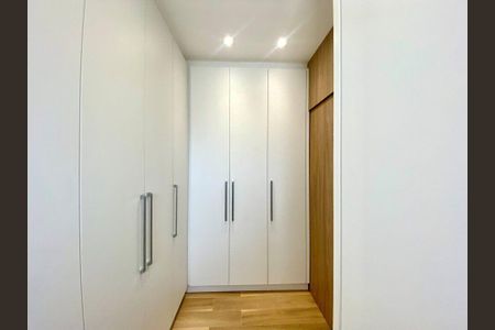 Casa à venda com 283m², 3 quartos e 4 vagas