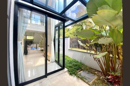 Casa à venda com 283m², 3 quartos e 4 vagas