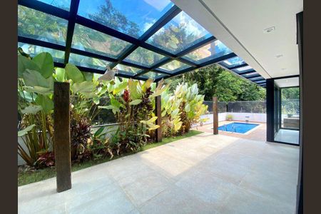 Casa à venda com 283m², 3 quartos e 4 vagas