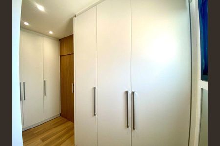 Casa à venda com 283m², 3 quartos e 4 vagas