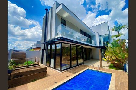 Casa à venda com 283m², 3 quartos e 4 vagas