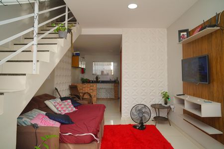 Sala de casa de condomínio para alugar com 2 quartos, 300m² em Jardim Atlântico Leste, Maricá