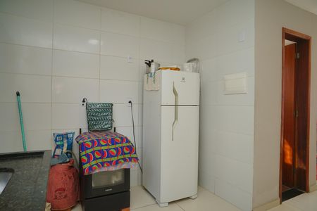 Cozinha de casa de condomínio para alugar com 2 quartos, 300m² em Jardim Atlântico Leste, Maricá